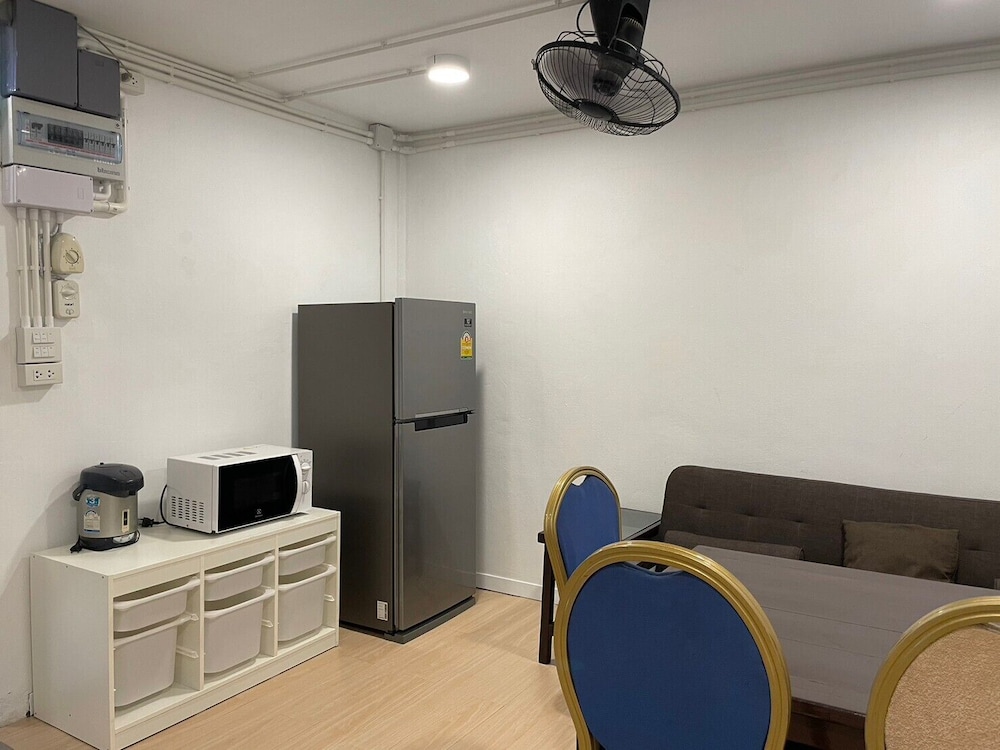 Steve Lady Hostel