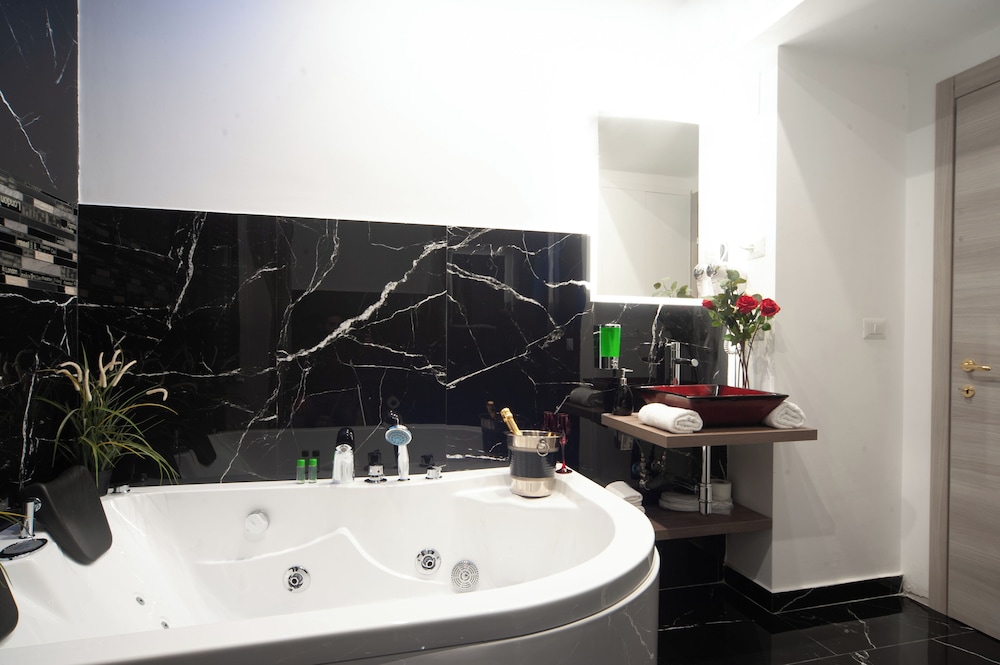 Farnese Jacuzzi Apartment