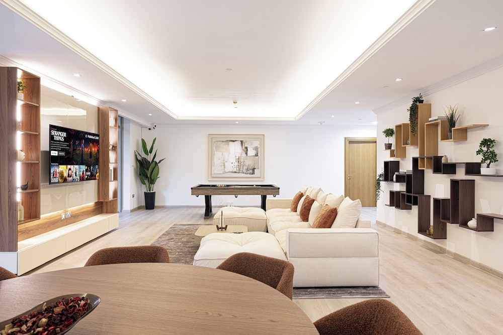 The Luxury Downtown Co-living