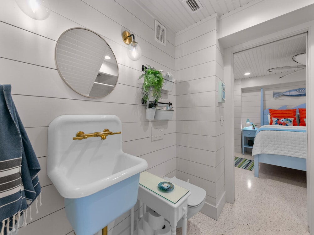 Ocean Paradise by Distinctive Beach Rentals