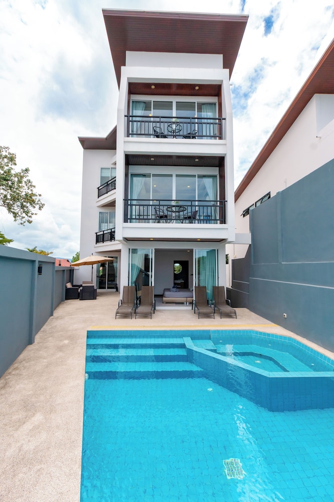 Sea View Front&Back Pool Near Beach V240