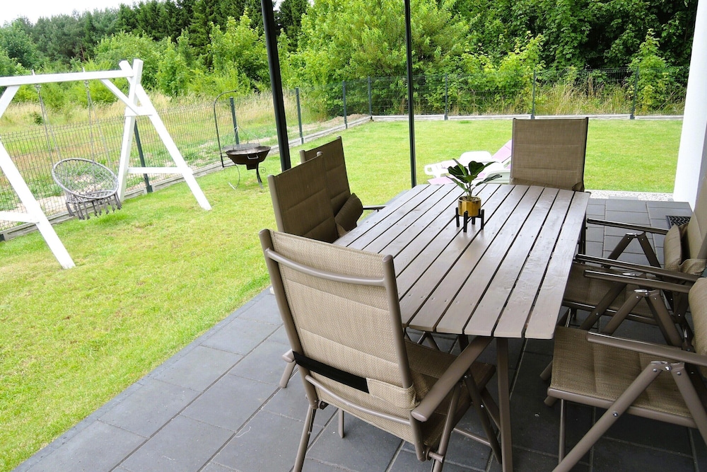 New, Large Holiday Home for 10 People
