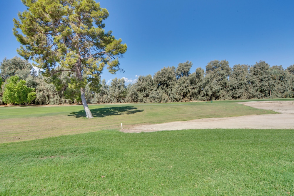 Pet-friendly Stay w/ Patio in Palm Desert Resort!