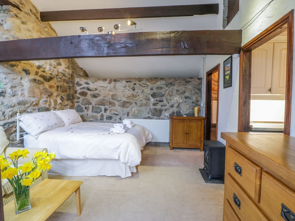 Waterfall Cottage view 4
