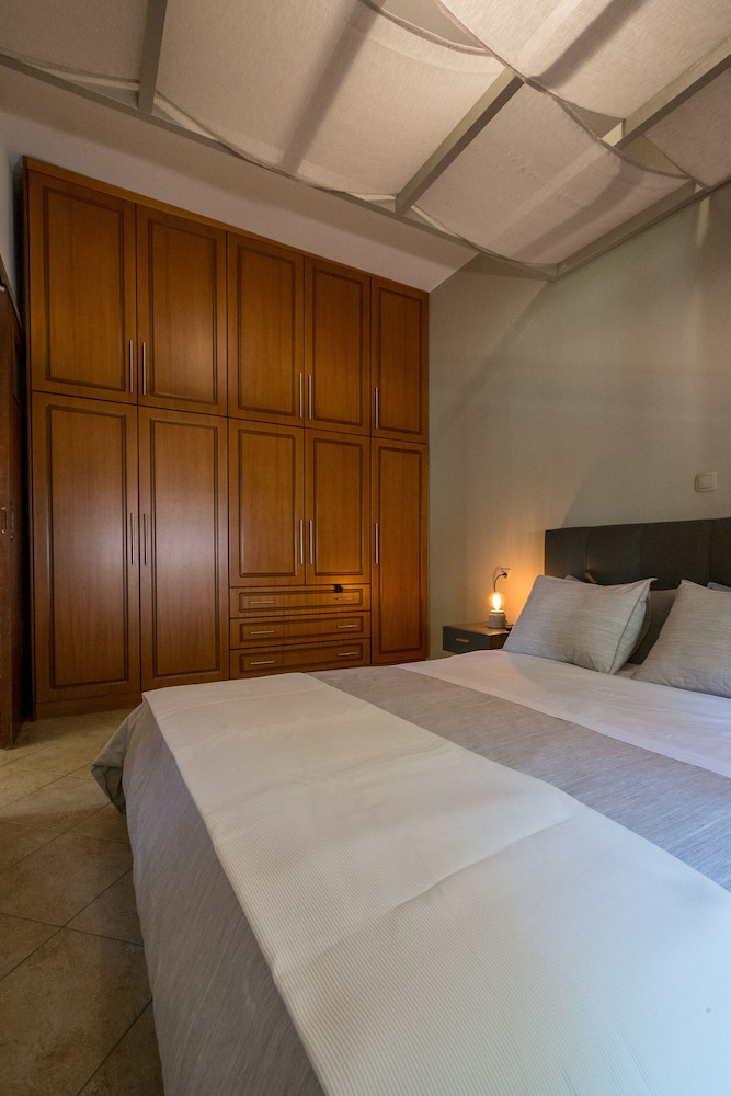 Newly renovated Garden Flat view 4