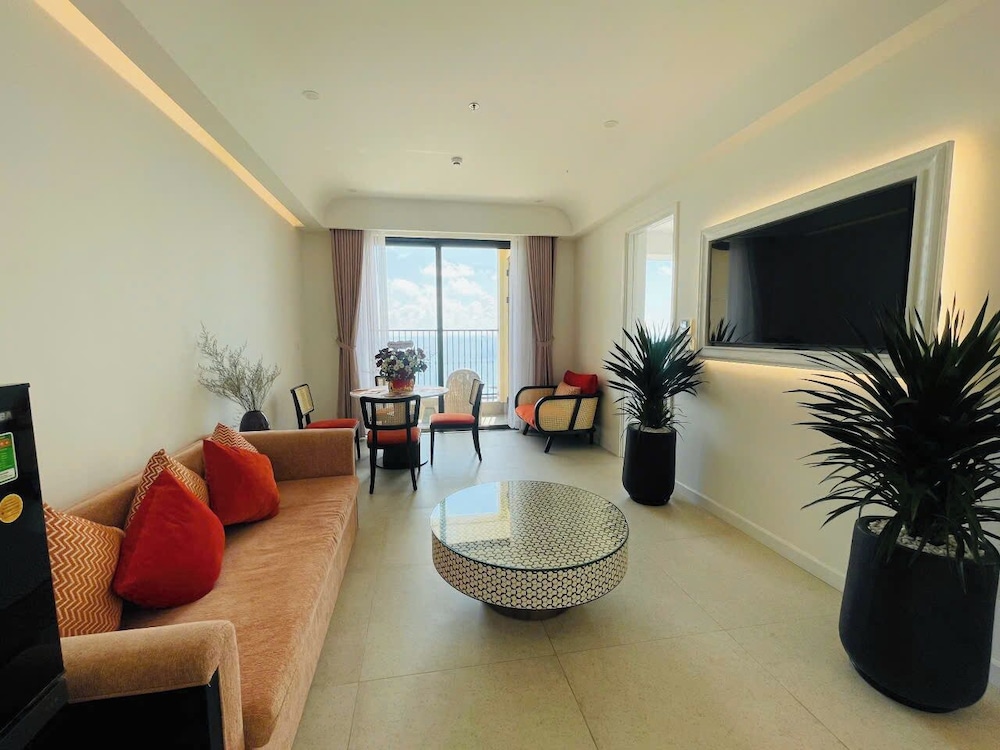 SenSea Hillside APT - Sunset Town PQ