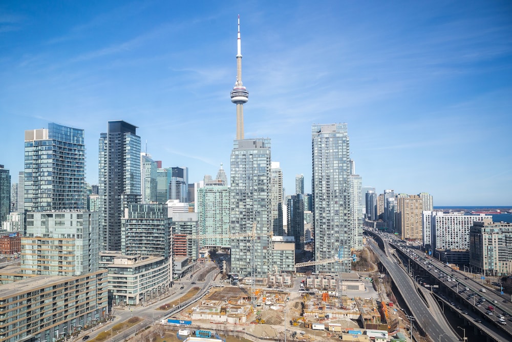 QuickStay - Premium 2-Bedroom with CN Tower & Lake Views