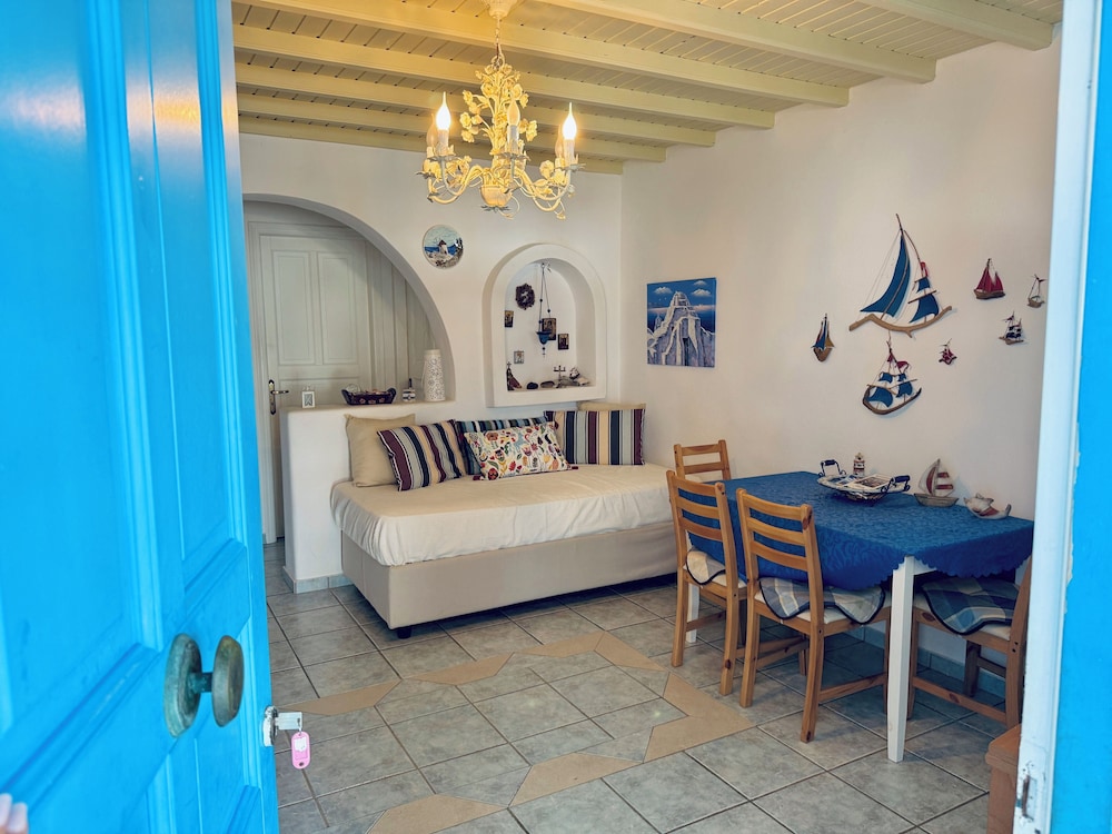 Stylish 2 Bd Escape Apt at Ornos Beach