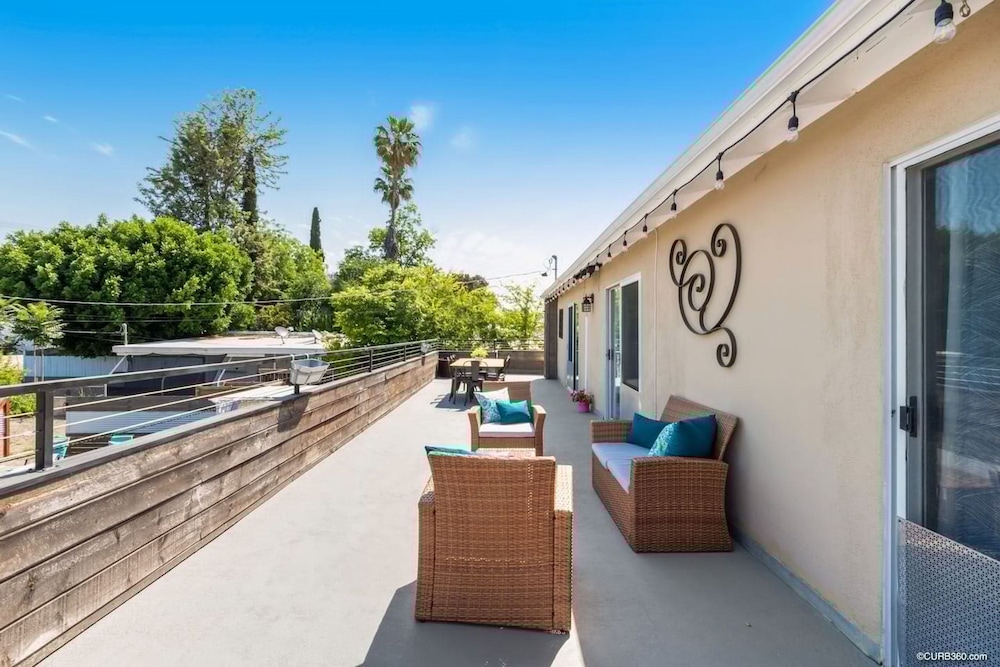 So Cal Charmer Oversized Heated Pool Hot Tub