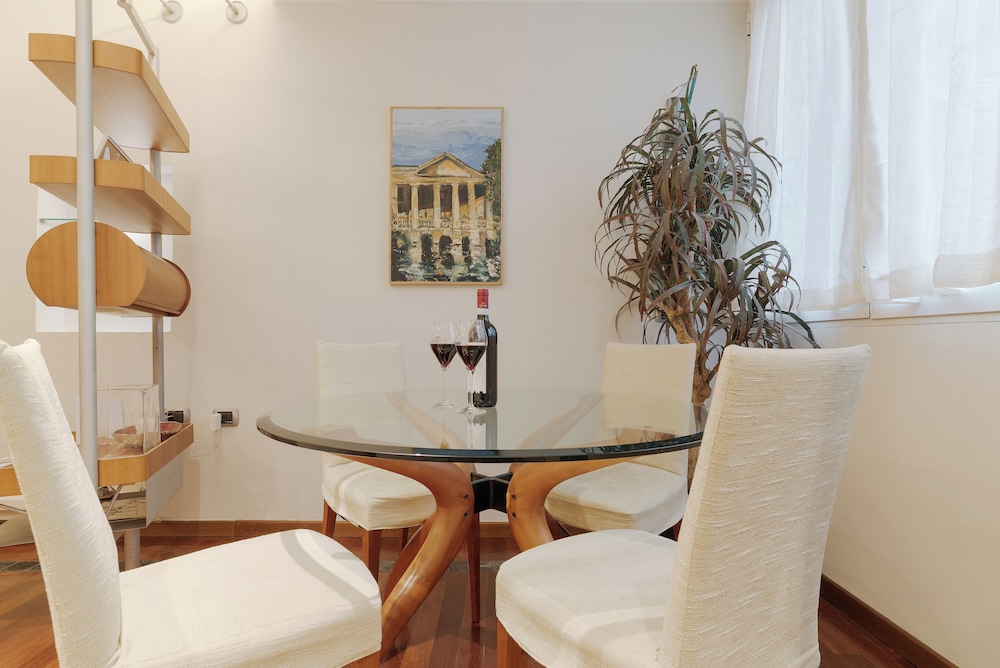 Brera Apartments in Duomo