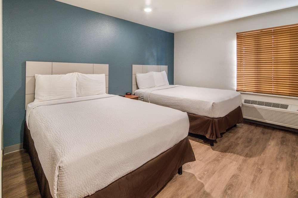 WoodSpring Suites Denton