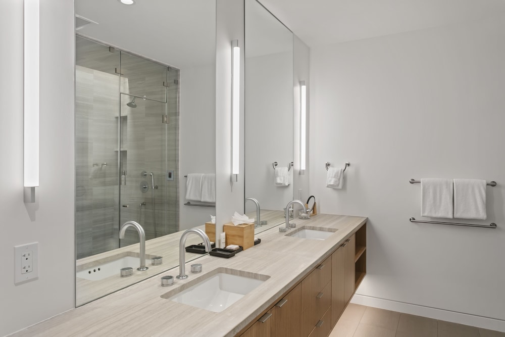 1504 Founders Place - Three Bedroom Deluxe 3 Condo