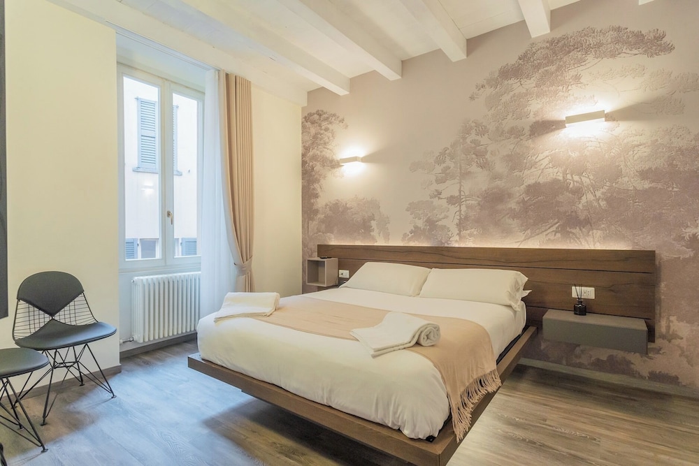 Modern & Stylish Apartment in Como City by Rent all Como