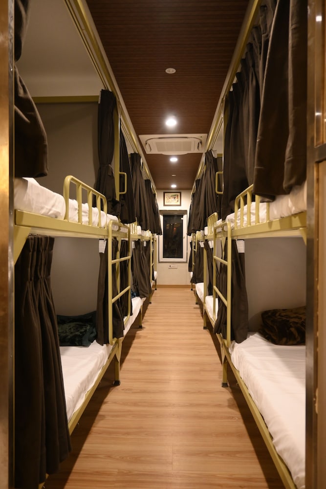 Amara Super Deluxe Dormitory