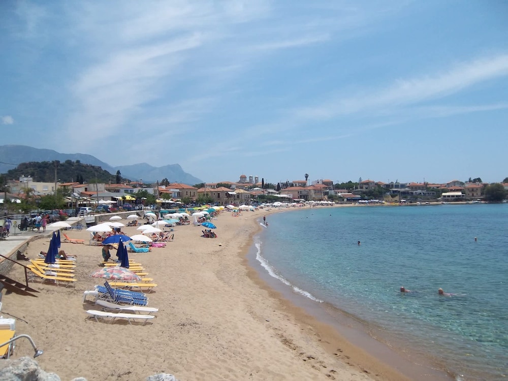 Villa Orestis - Stoupa Seaview Gem