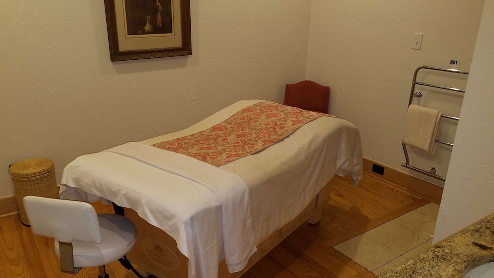 Wilmington Vacations - The Inn at Montchanin Village, a Historic Hotel of America - Property Image 51