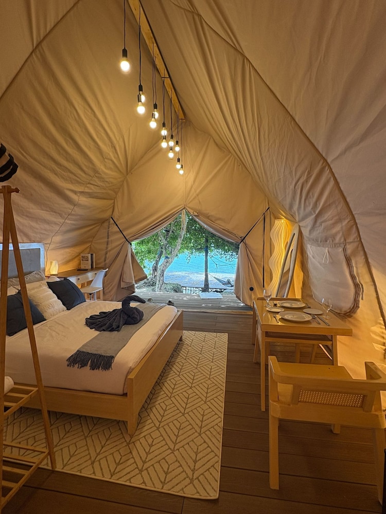 Floating Home in Reef Resort Unit 13