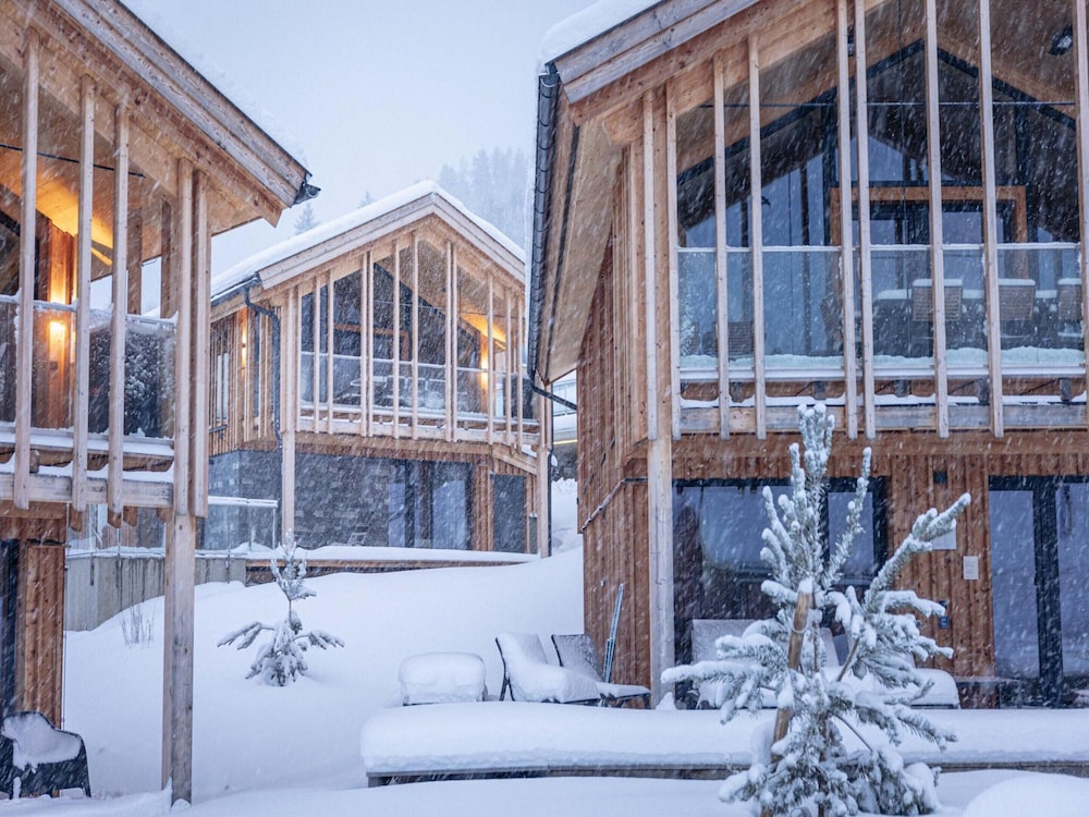 Majestic Chalet With Pool and Sauna