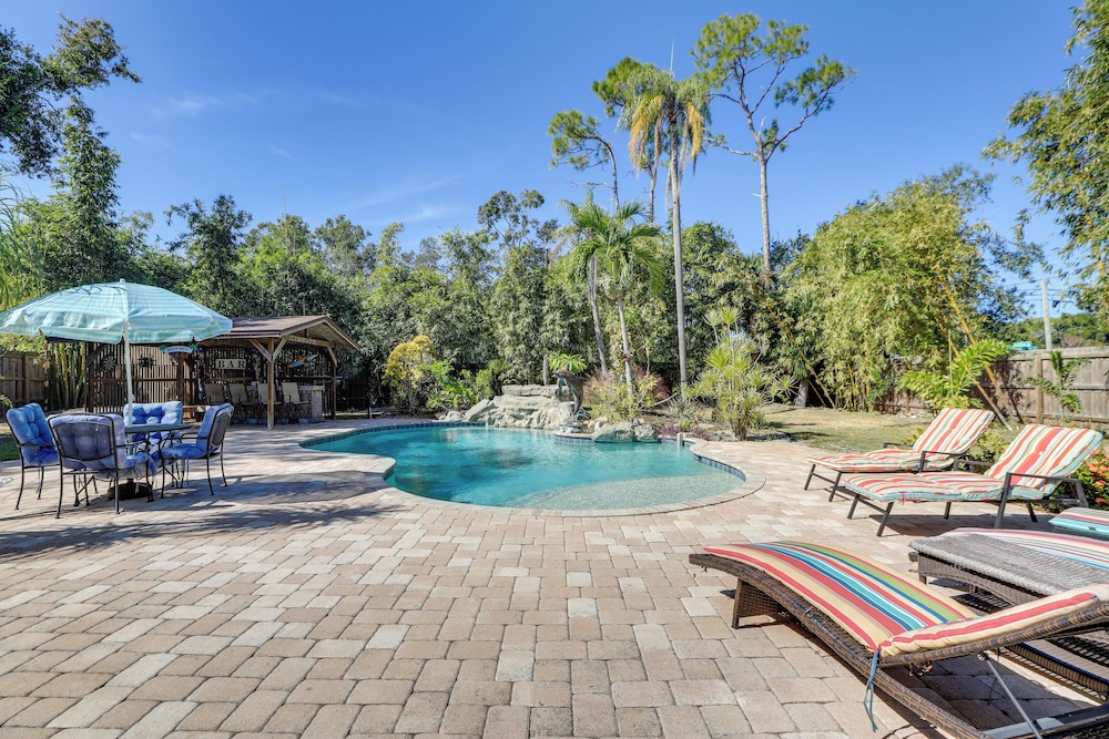 Sarasota Getaway w/ Private Pool & Backyard Oasis!