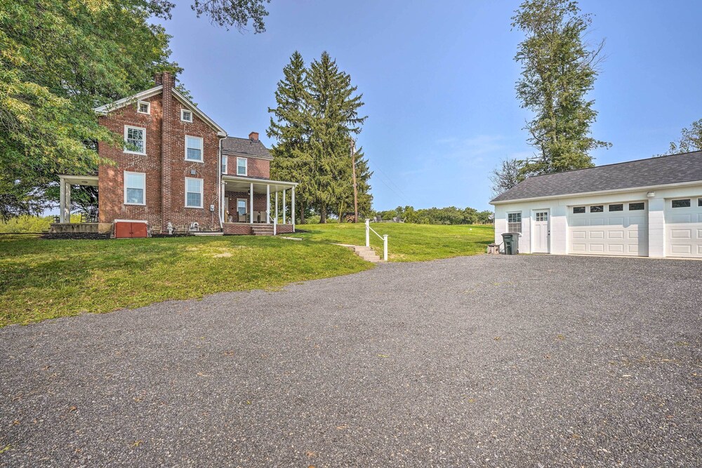 Upscale Country Home w/ Fire Pit in Taneytown! - Property Image 16