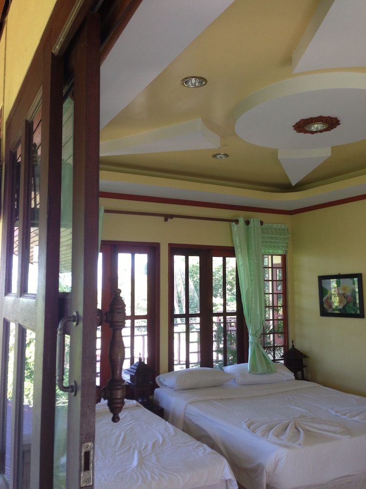 Hut Sun Bungalow