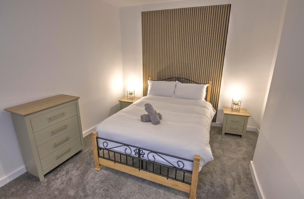 2 Bed House, Family Friendly With Garden view 2