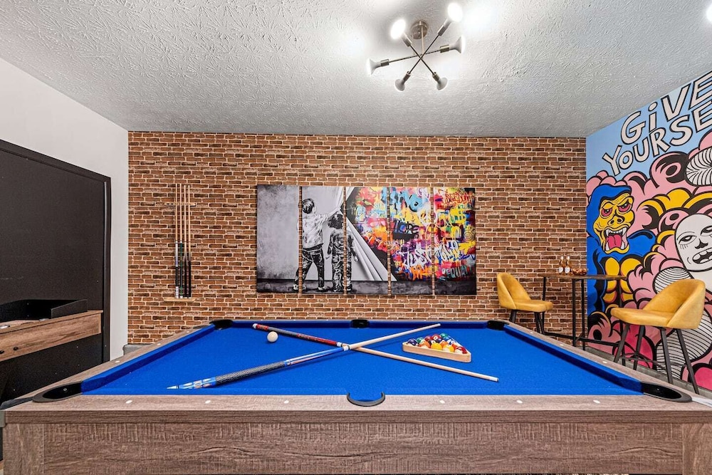 ATL Patio Paradise Pool Hottub Theater Gmrm B-ball