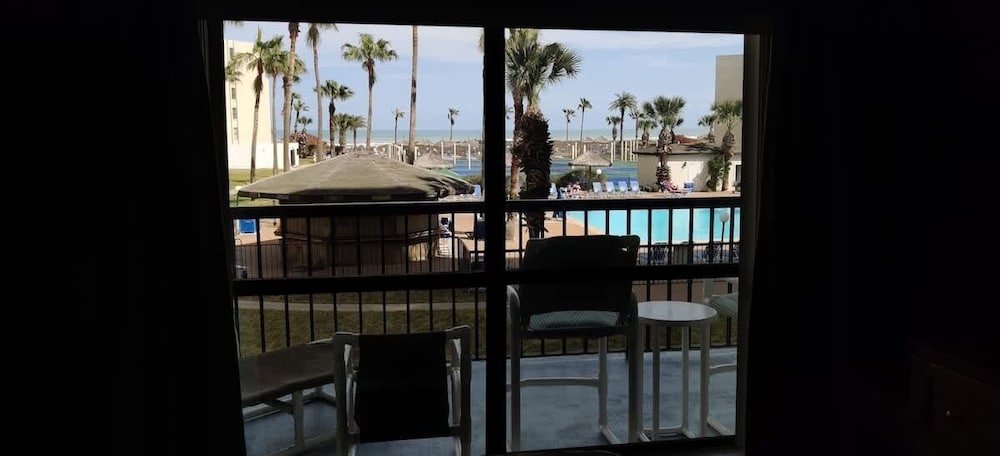 Saida Beachfront Luxe Condo Two Heated Pools 2 Bedroom Condo