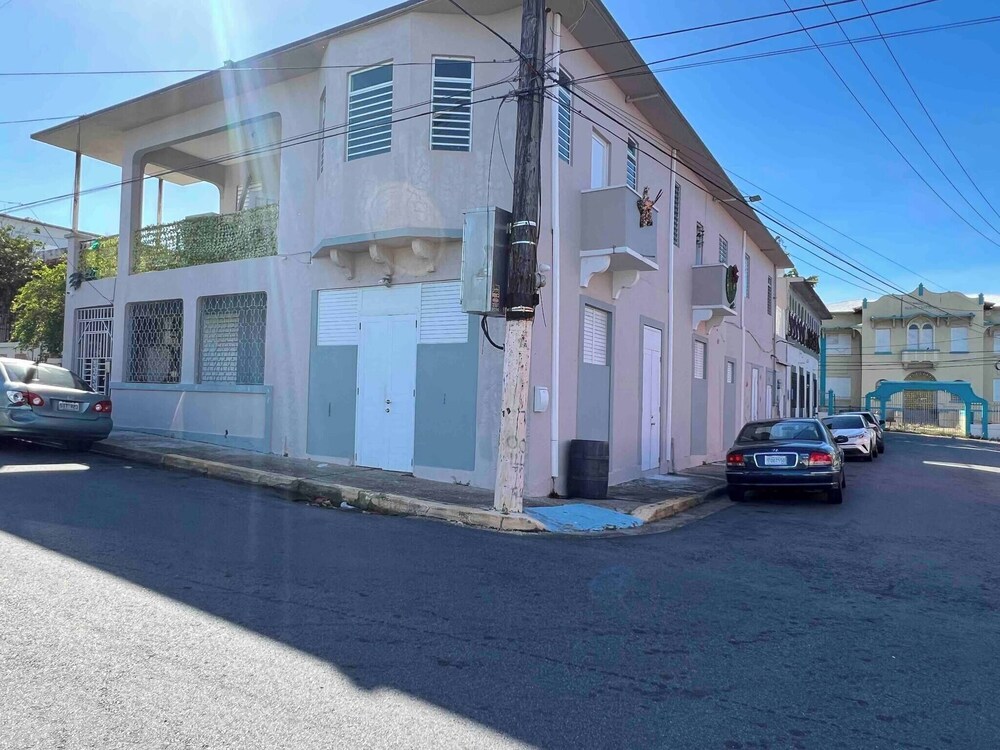 Modern Style 1 Br Near Beaches With Free Parking