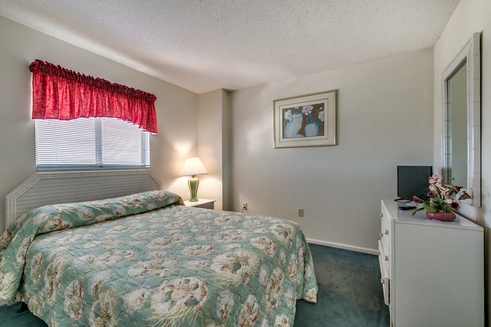Myrtle Beach Vacations - Crescent Towers by Condo-World - Property Image 2
