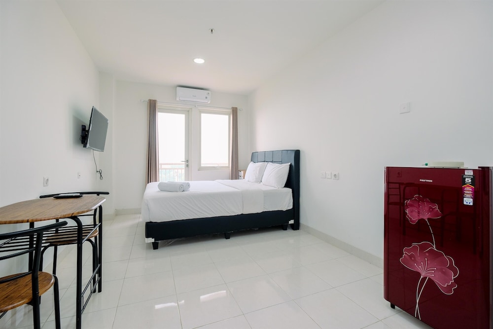 Comfy Studio at Sentul Tower Apartment