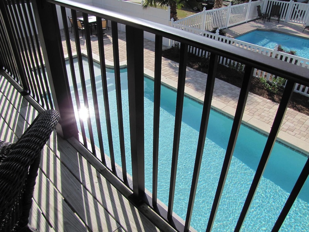 Windancer Cottages by Crystal Waters