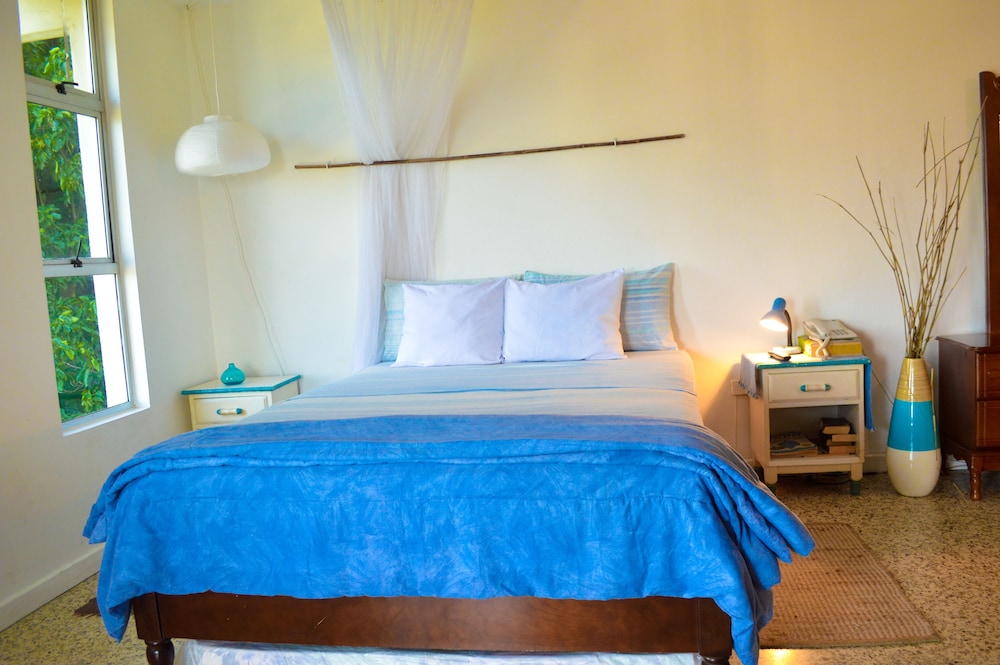 Hotel Crystal Beach Studio - Image 1