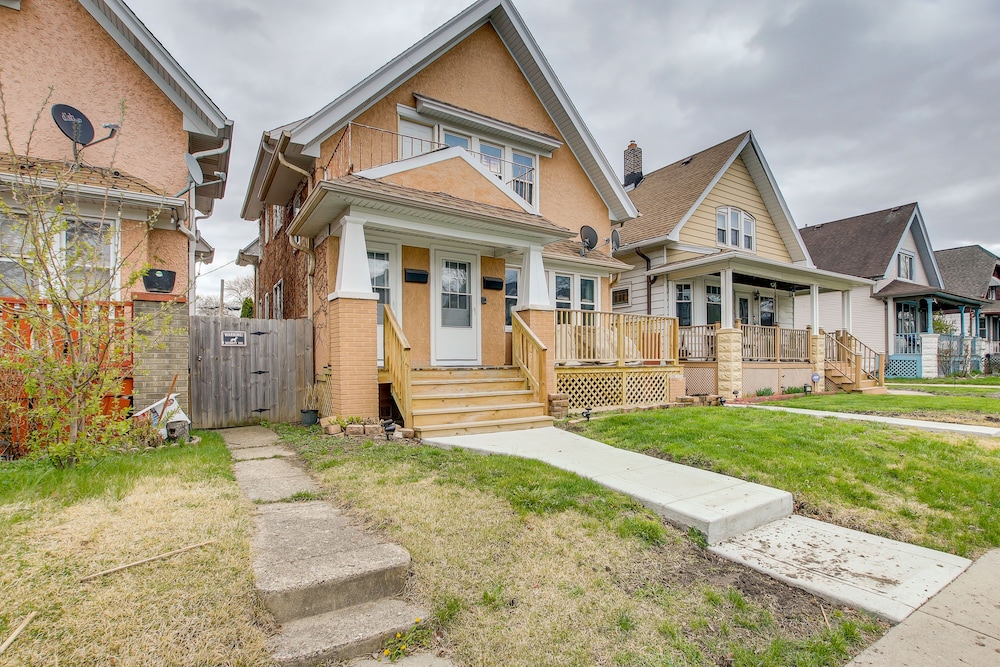 Updated Milwaukee Home, 3 Mi to Lake Michigan! view 3