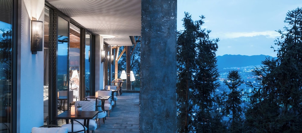 Tengchong Budu Hot Spring Resort Hotel