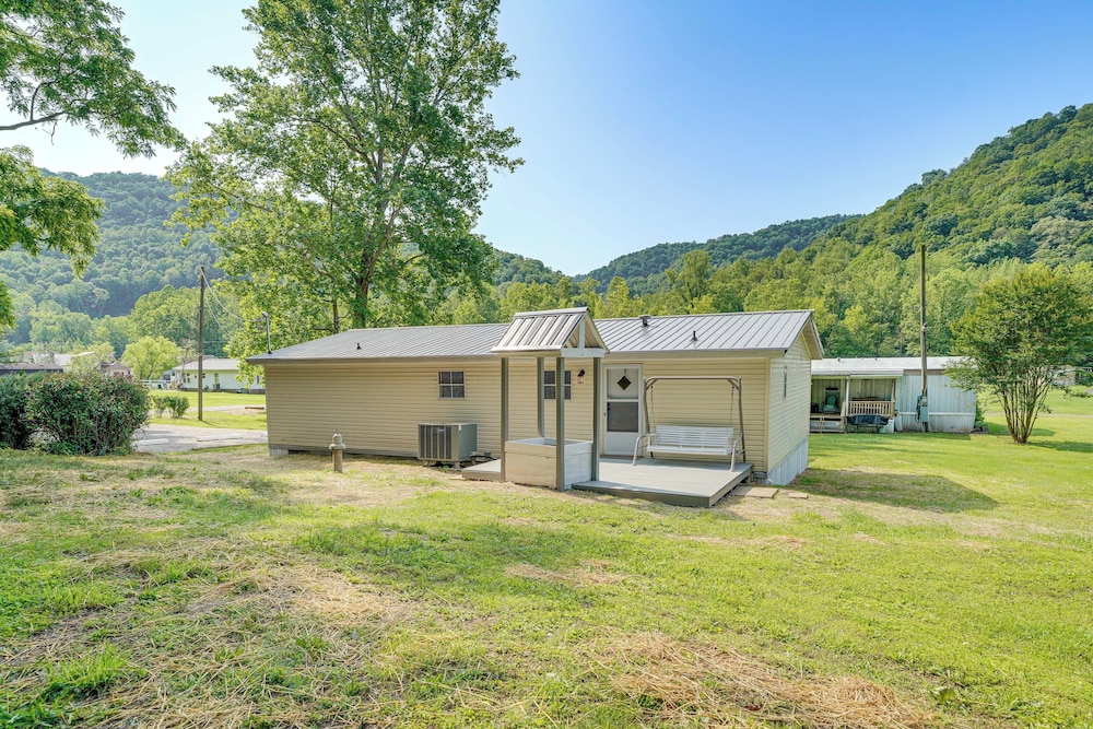 Near Kanawha River & ATV Trails: Home w/ Deck!