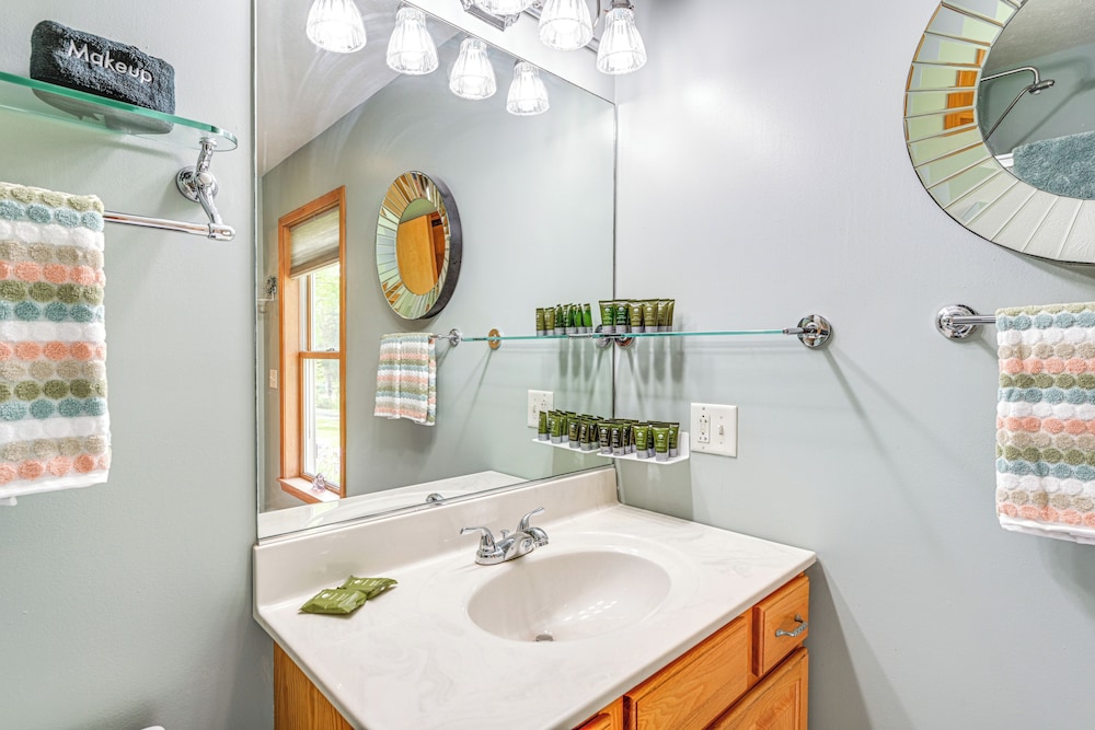 Peaceful Family Home Near Cayuga Lake State Park