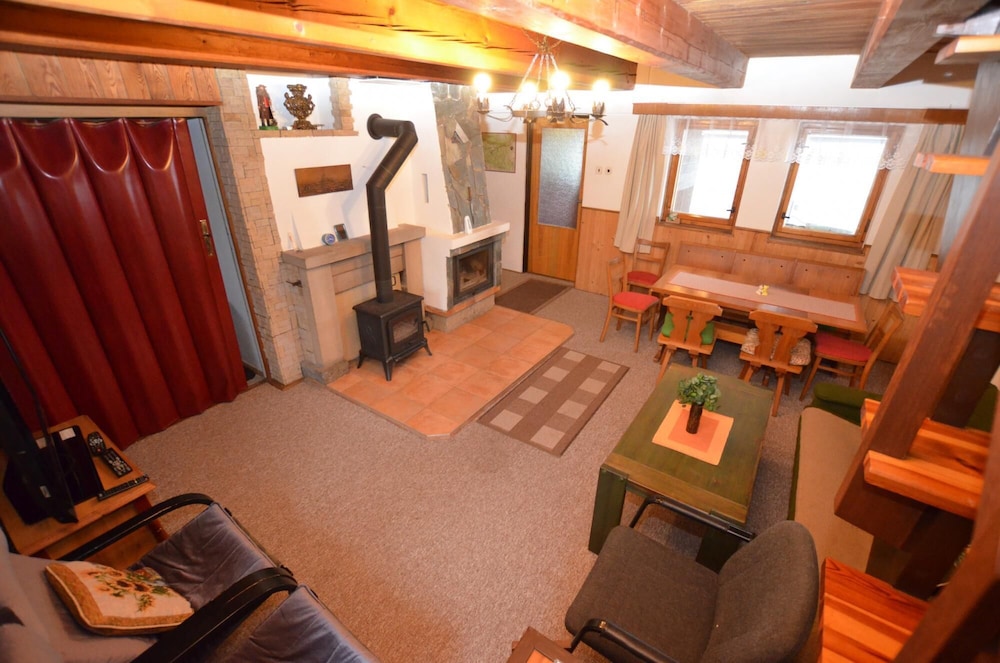 Mountain Chalet Hoja 2