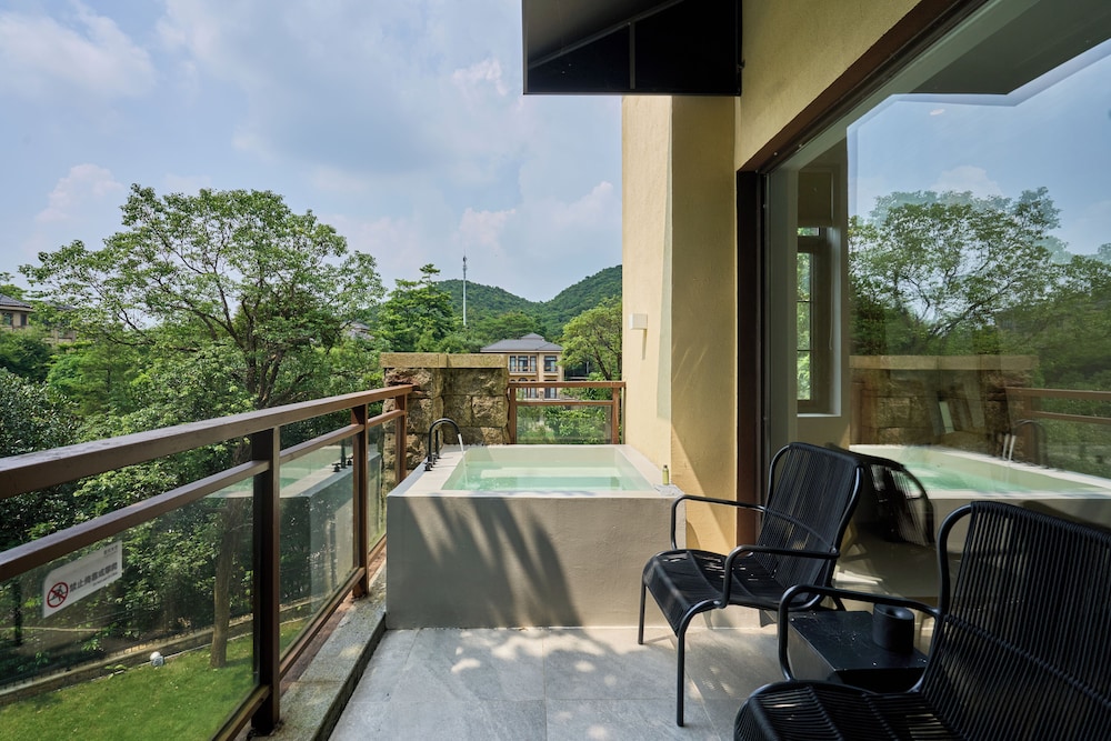 Miyue Shenzhen Tianlu Secret Wild Wizard Holiday Hotel