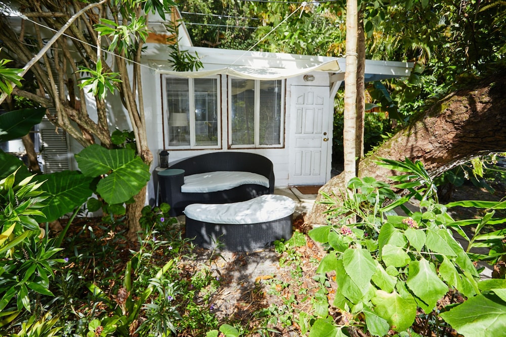 Miami Pool Cottage in El Portal