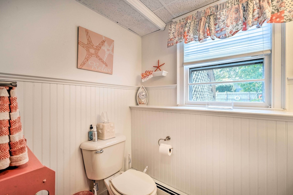 Charming East Falmouth Home: Walk to Private Beach