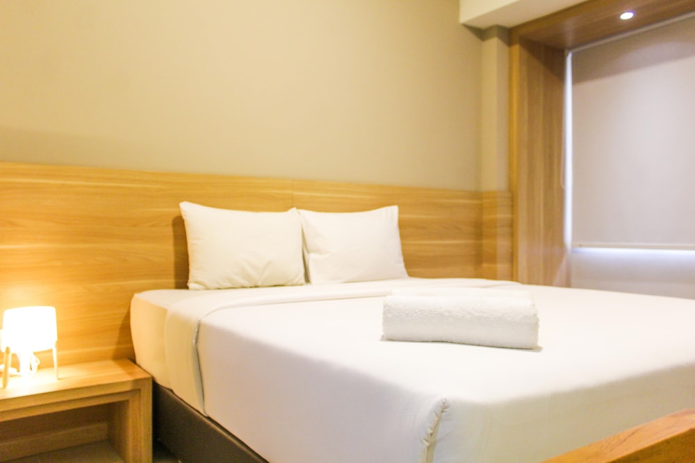 Cozy and Comfortable Studio (No Kitchen) Apartment at Mustika Golf Residence view 2