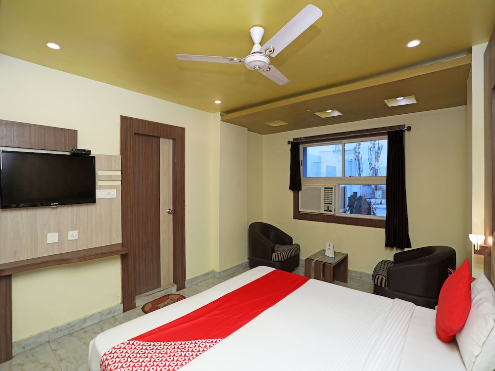 OYO 16173 Hotel Dk