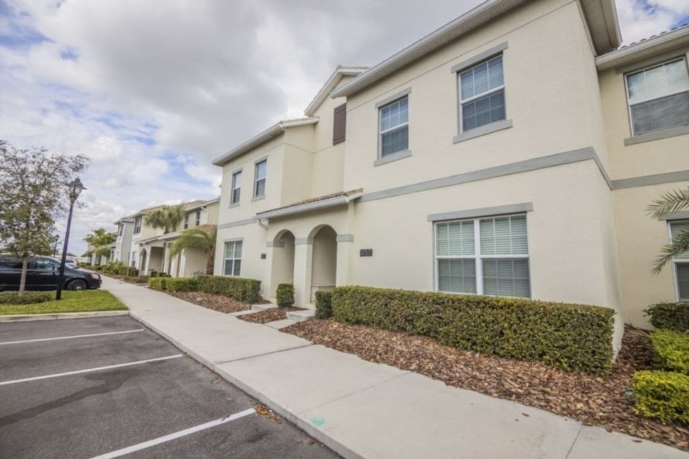 Brenda's Storey Lake Resort Townhome 4 Bedroom Townhouse by Redawning