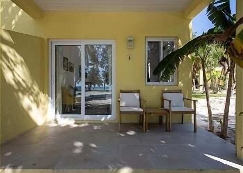 Laughing Bird Studio #7 - Brand New Stylish Apartment, Pool, Bea 1 Bedroom Condo, photo 76