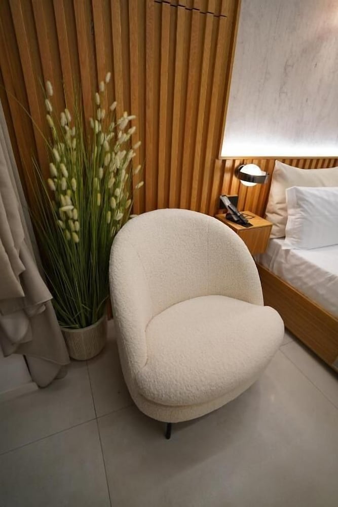 Barneys Club B&b