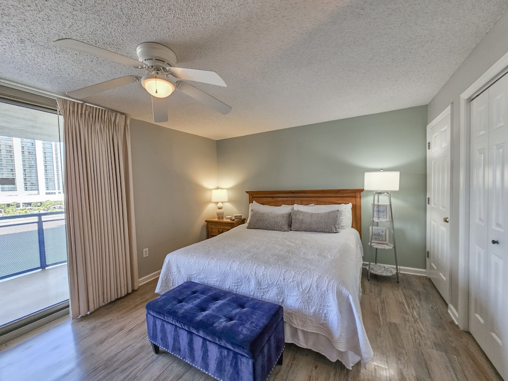Brighton 103, Ocean View Condo, Full Amenities. 2 Bedroom Condo
