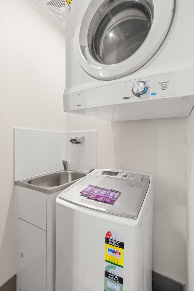 Spaciously Bright 1-bed Apartment