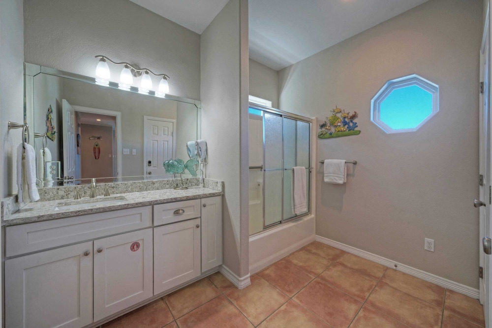 Coastal Soiree Ocean Views, Game Room, & Steps From Port Aransas Beaches