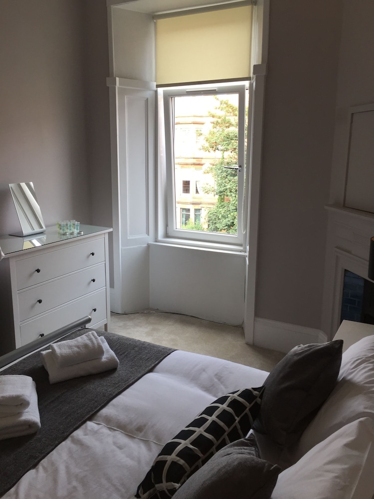 Great Location 2 Bed West End Flat